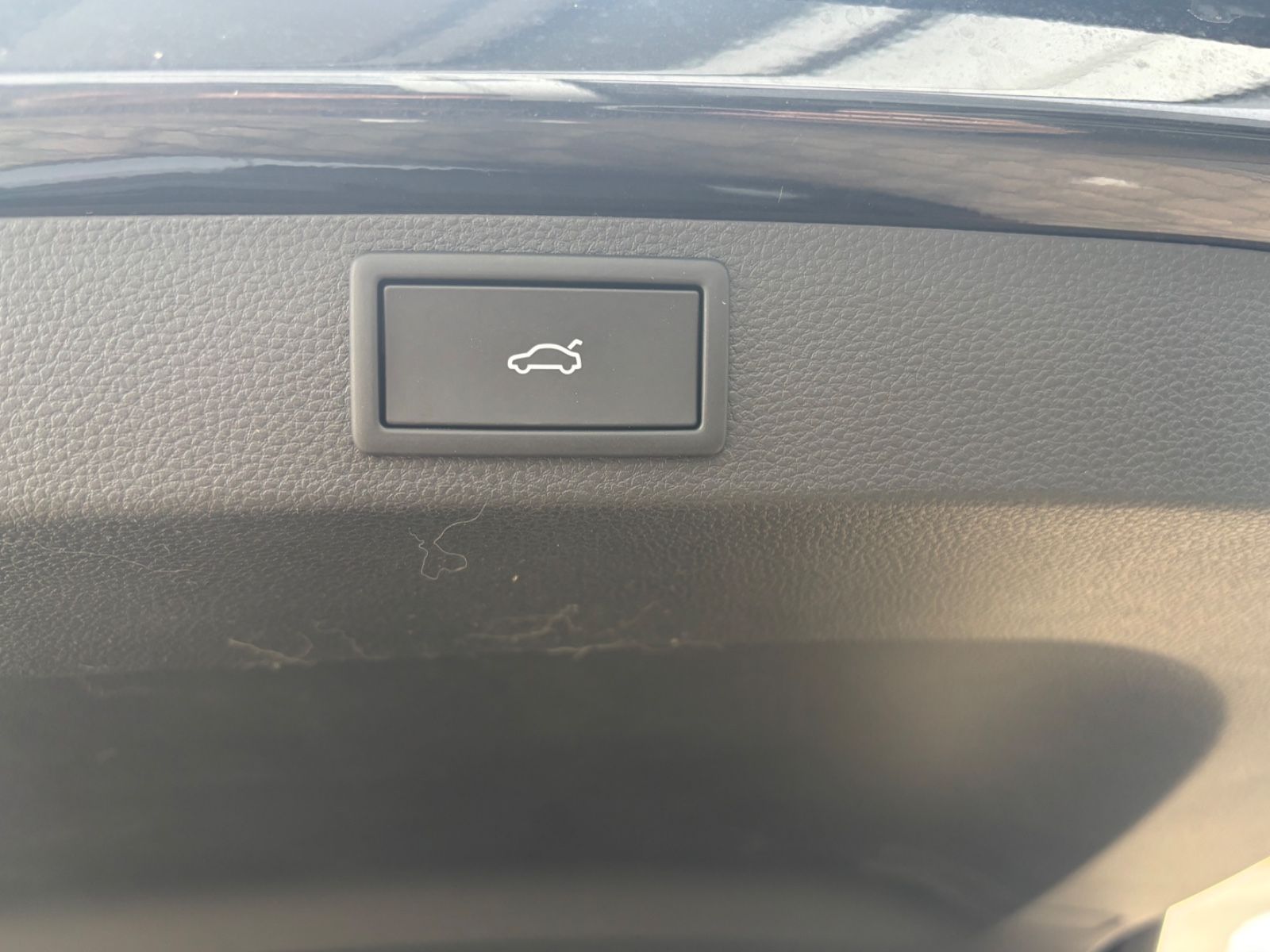 Fahrzeugabbildung SKODA Karoq Sportline 1.5 TSI Pano AHK