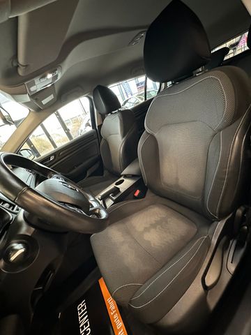 Renault Megane IV Grandtour Play *Navi*AHK*Sitzheiz.*