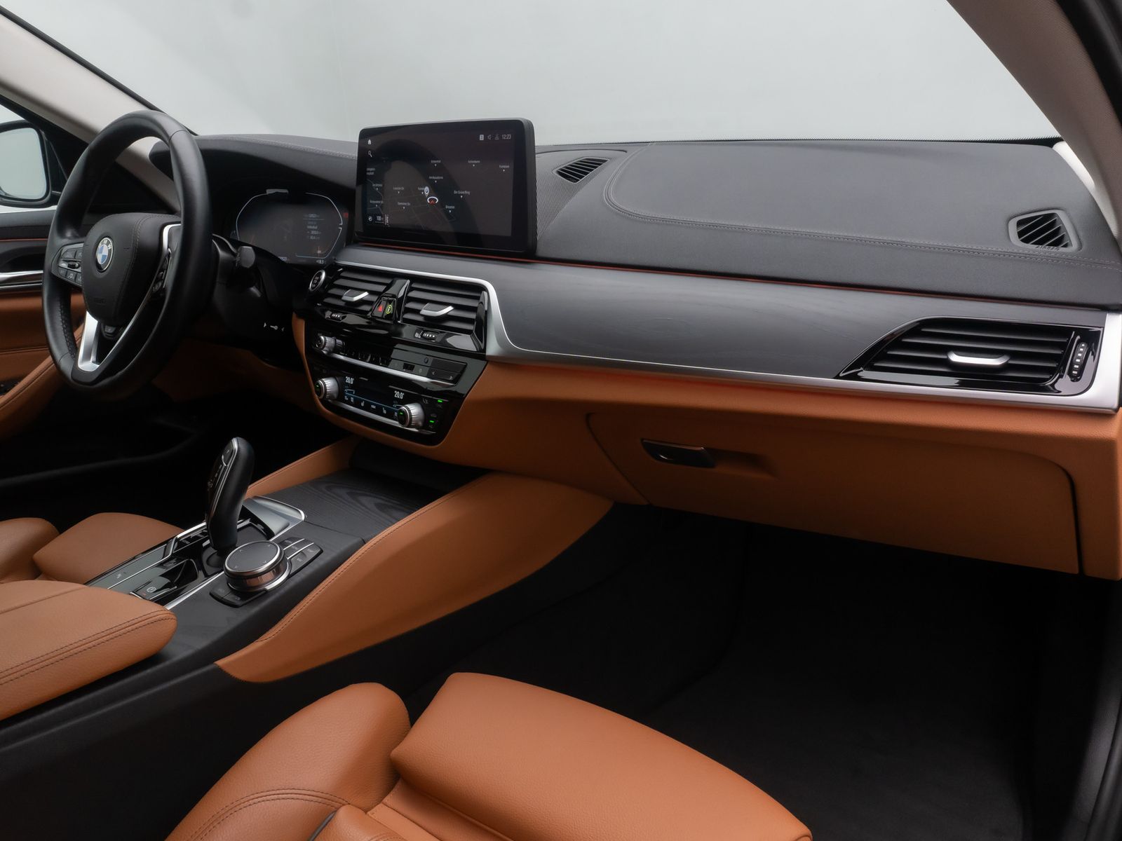 Fahrzeugabbildung BMW 530i xD Luxury Line 4xKlima AHK Kamera DAB Alarm