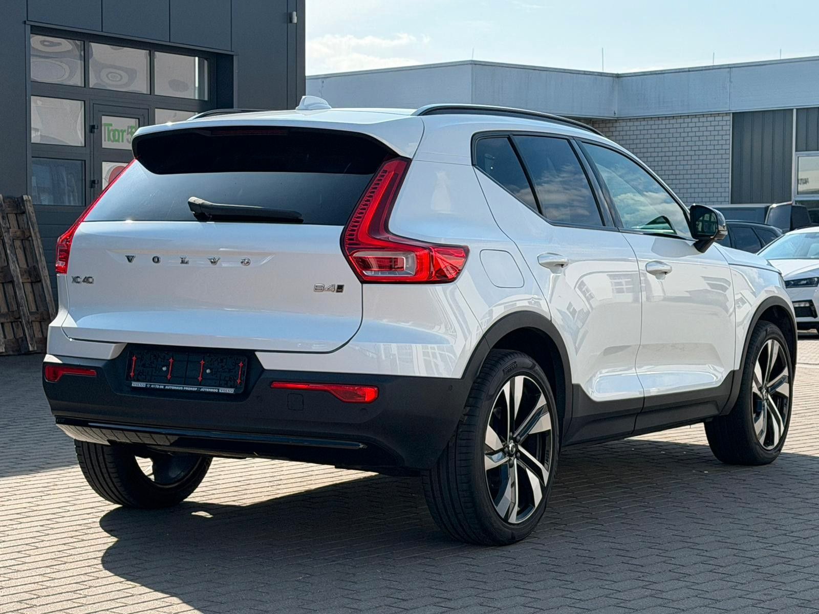 Fahrzeugabbildung Volvo XC40 B4 AWD Ultimate Dark*PANO*STDHZG*360°*ACC