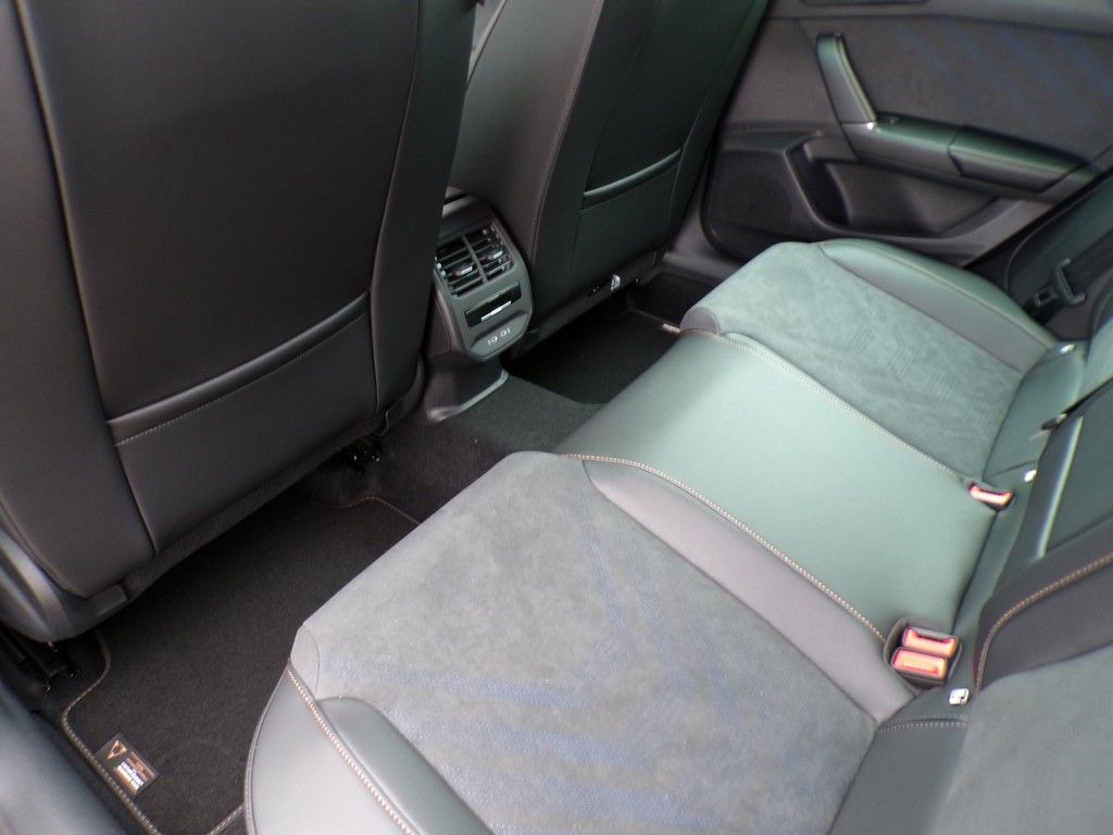 Fahrzeugabbildung CUPRA Leon Sportstourer 1.5 eTSI DSG