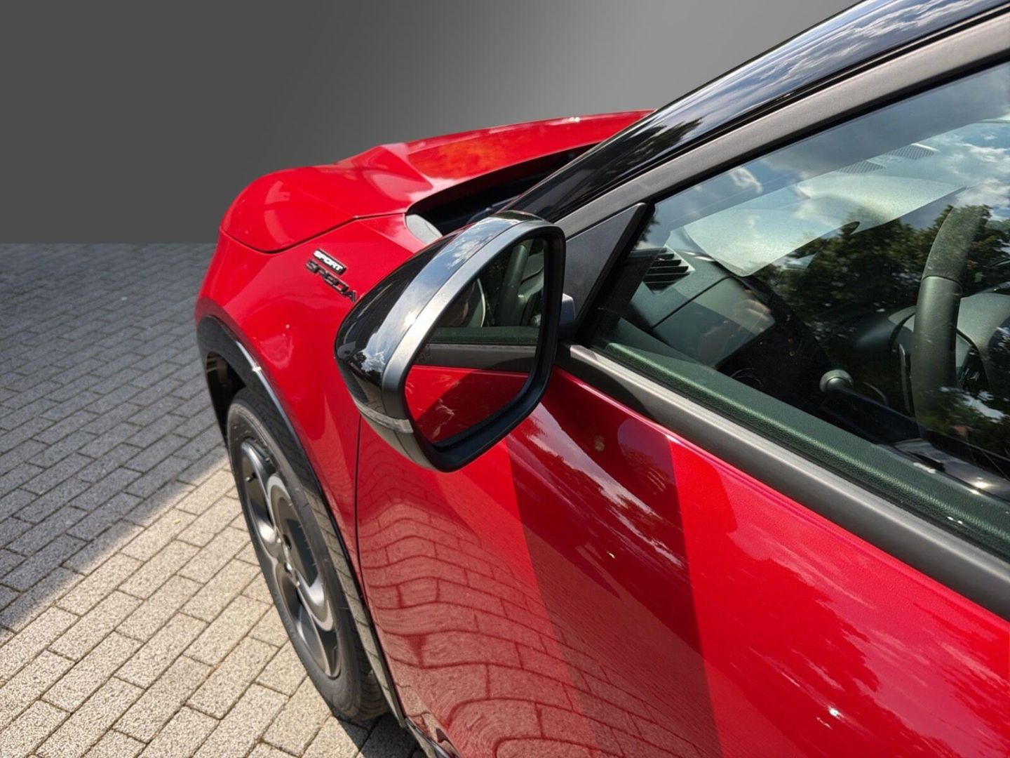 Fahrzeugabbildung Alfa Romeo Junior Ibrida Sport Speciale 1,2 VGT 107kW MY26