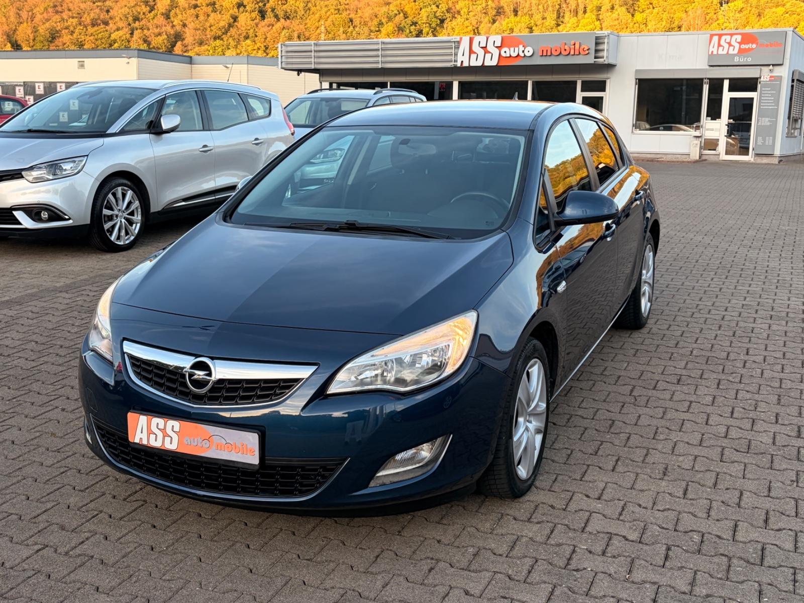 Opel Astra1.6i-DesignEdition/Navi/Lenk+Sitzh/PDC/Temp