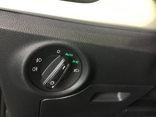 Fahrzeugabbildung Skoda Kamiq Ambition 1.5 TSI DSG/Navi/AHK/ACC/Kamera