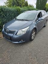 Toyota Avensis Diesel Automatik Combi 2.2 D-4D Export - Toyota Avensis mit Diesel-Antrieb: Kombi, Automatik, 2.2