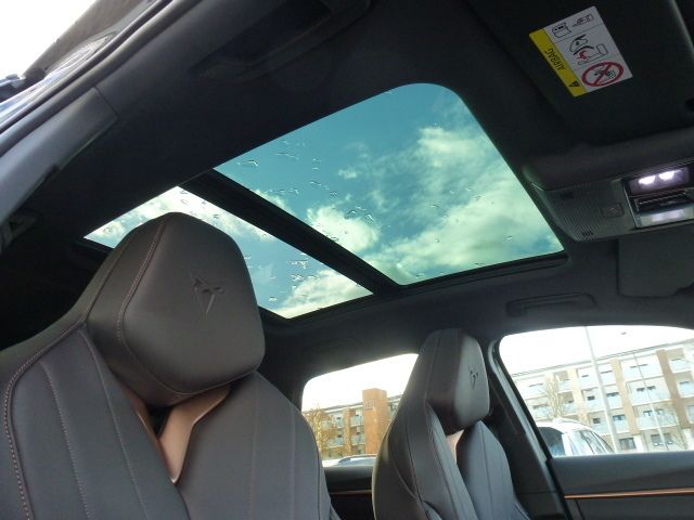 Fahrzeugabbildung CUPRA Terramar VZ 1.5 e-Hybrid DSG + Panorama