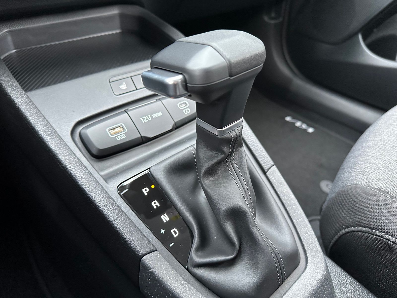 Fahrzeugabbildung Kia Stonic 1.0 T-GDI DCT Vision