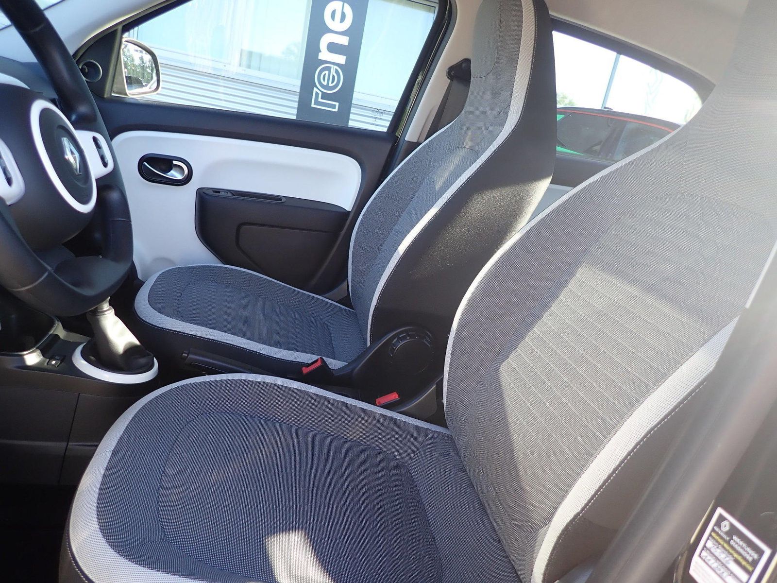 Fahrzeugabbildung Renault Twingo Limited SCe 75