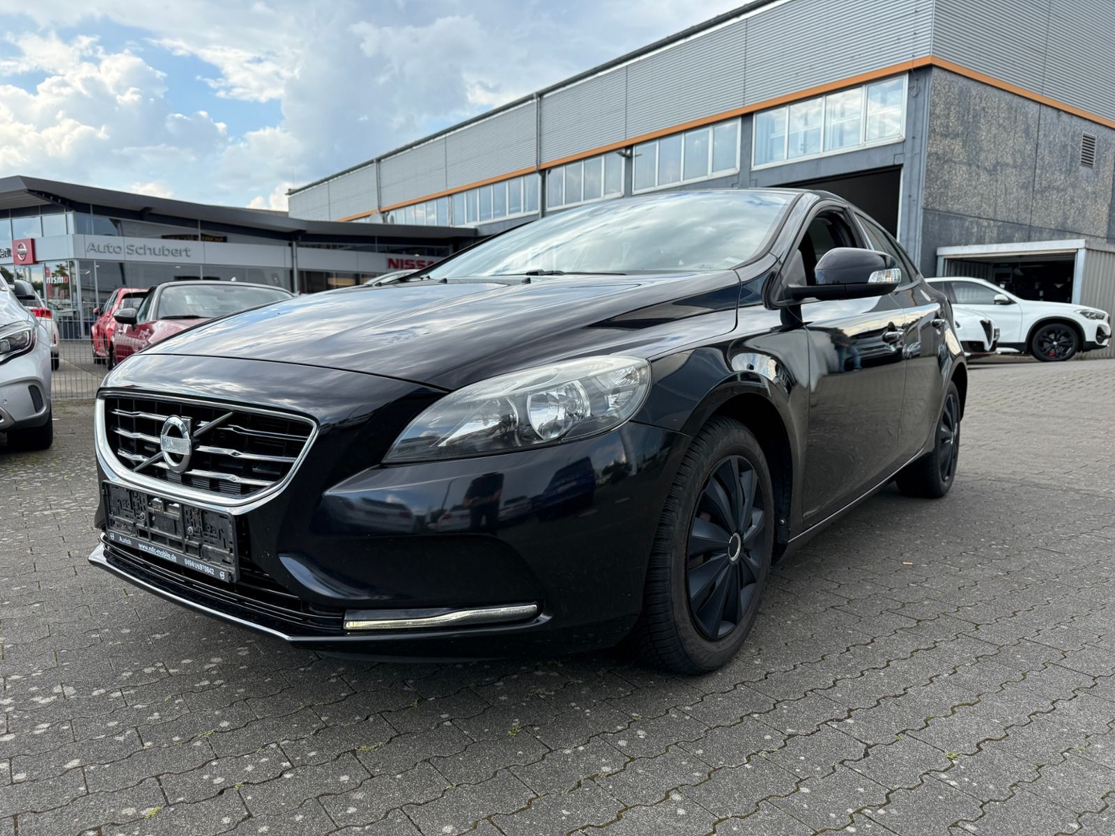 Fahrzeugabbildung Volvo V40 Kinetic RFK KLIMA ALU 8-Fach bereift