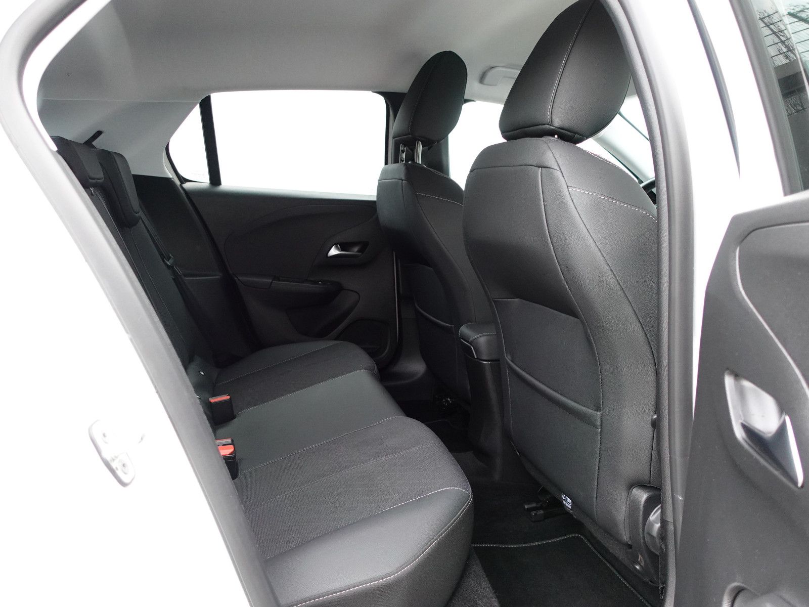 Fahrzeugabbildung Opel Corsa-e Elegance,ActiveDrive,3-phasig,Sitzhz,LED