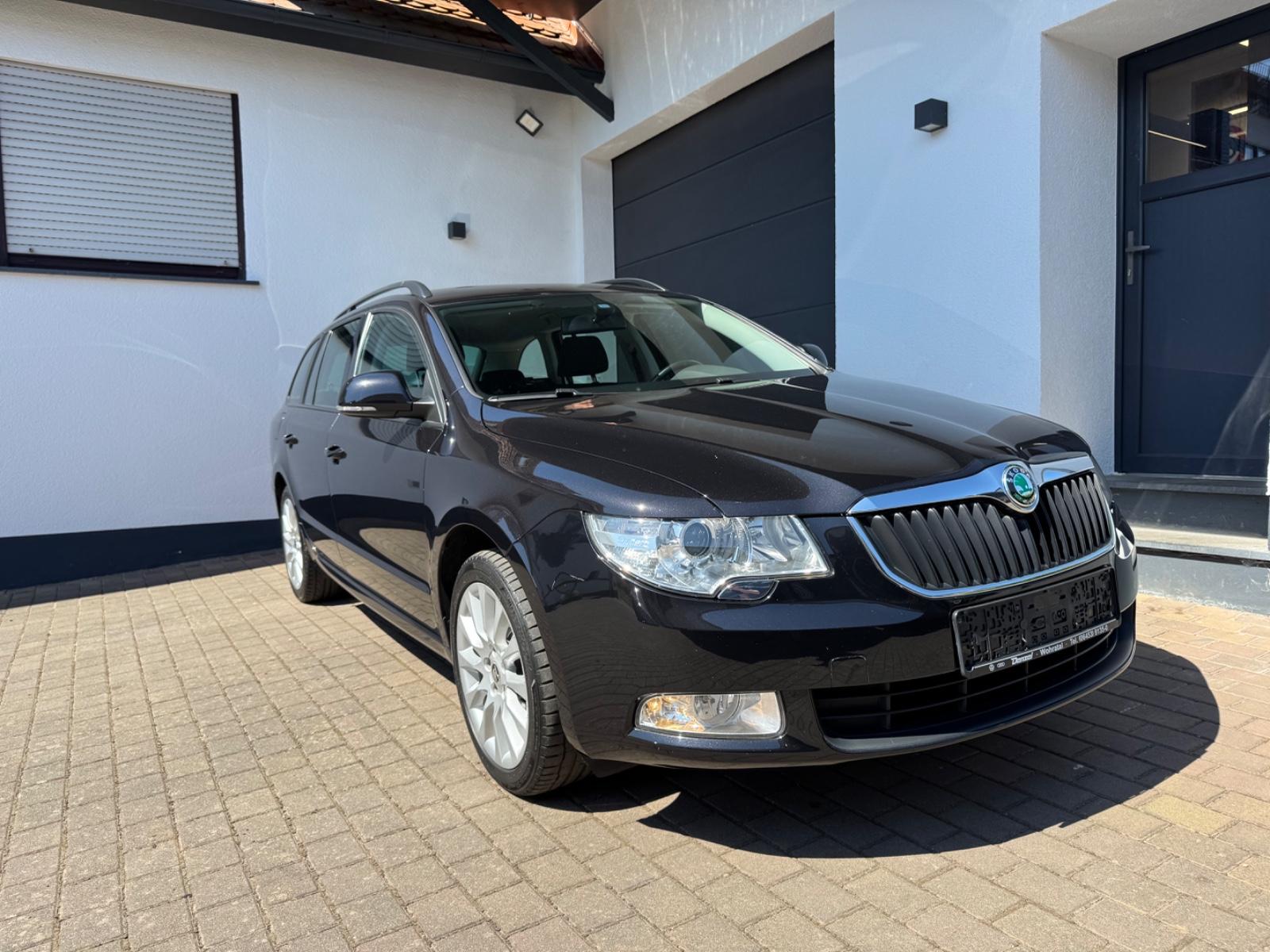 Skoda Superb Combi Active *1.Hand*Garantie*AHK*