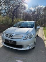 Toyota Auris 1.33 | 162 tkm | TUV 03/2028 - Toyota Auris Gebrauchtwagen in Stuttgart