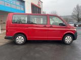 Volkswagen T6.1 Caravelle 2.0 TDI 9 Sitzer Klima PDC 1 Hand - rote Volkswagen T6 Caravelle