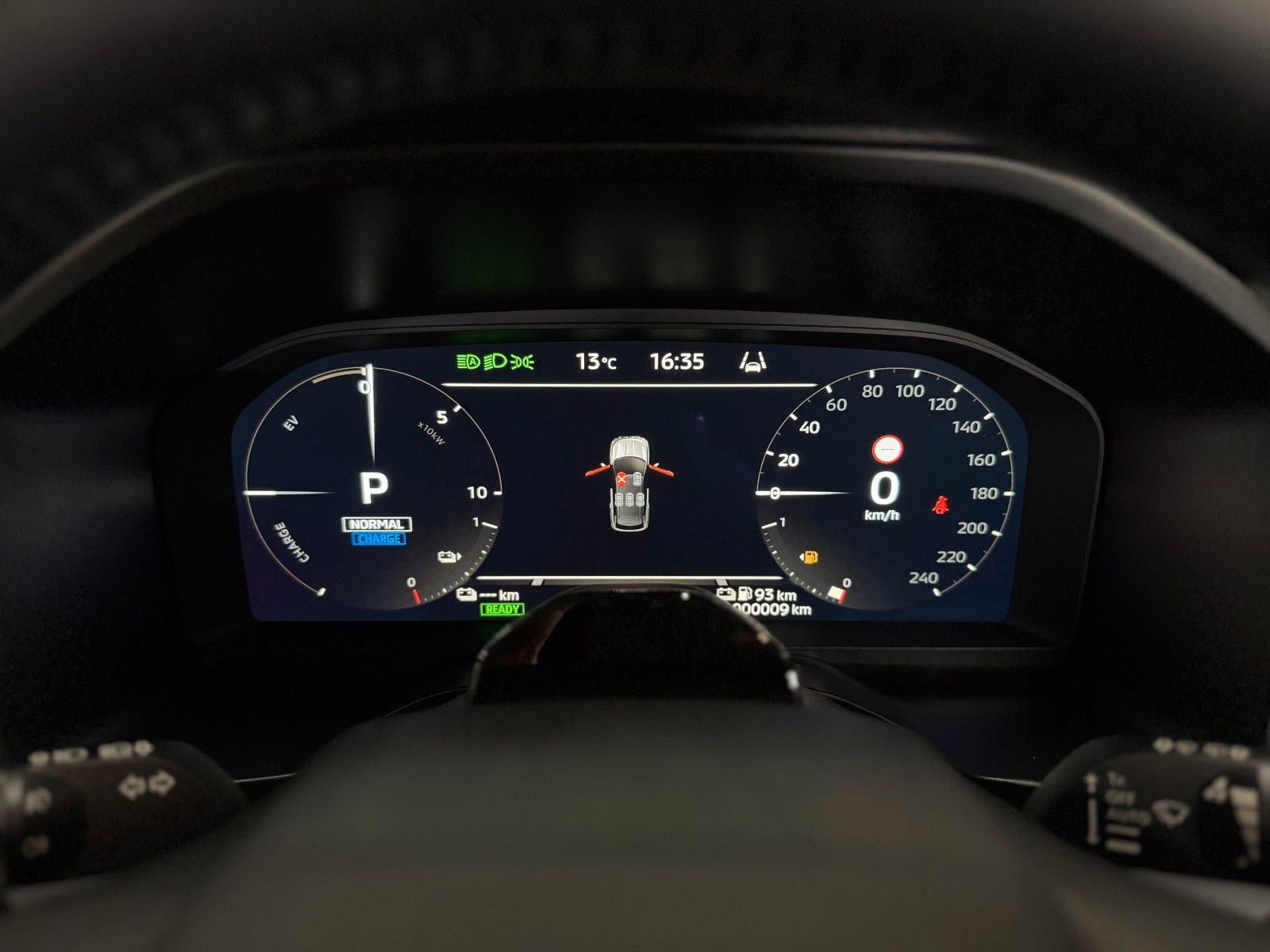 Fahrzeugabbildung Mitsubishi Outlander 2.4PLUG-IN HYBRID 4WD TOP PANO