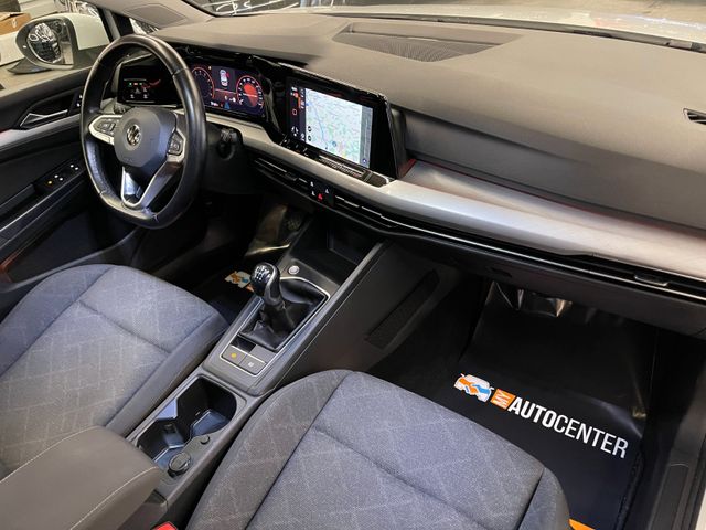 Volkswagen Golf VIII Lim. Life *LED*NAVI*PDC*AMBIENTE*CAR2X