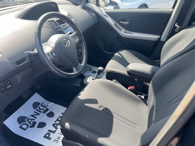Daihatsu Charade  1,33 Dual-VVT-i Basis Export
