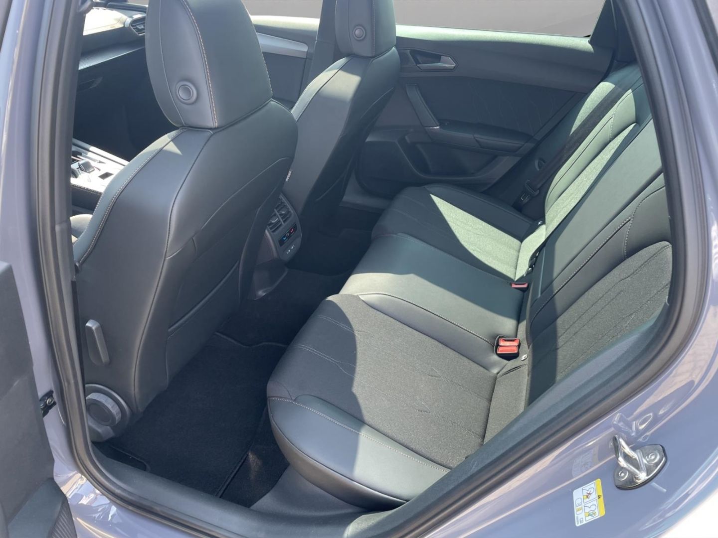 Fahrzeugabbildung CUPRA Leon Sportstourer 2.0 TDI 110 kW El. Panodach Na