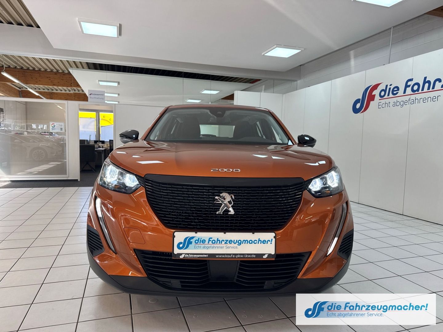 Fahrzeugabbildung Peugeot 2008 Active Pack 1.2 PureTech 130 LED Apple CarP