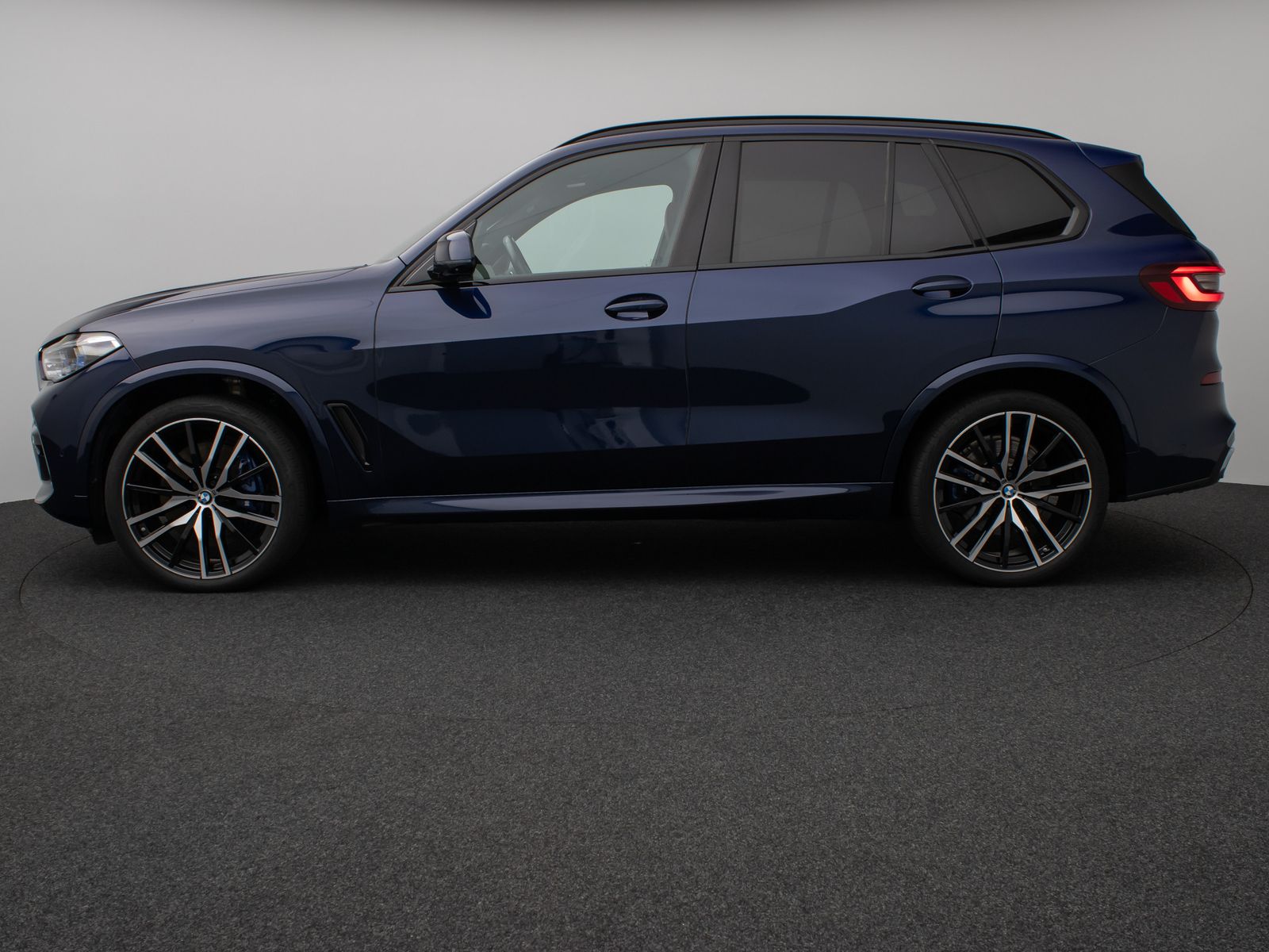 Fahrzeugabbildung BMW X5 xD40d M Sport Panorama Laser 360°B&W HUD 22"