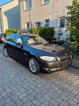 BMW 523i *AUT*6ZYL*1.HAND*PANO*AHK*LEDER - BMW 523 in Köln