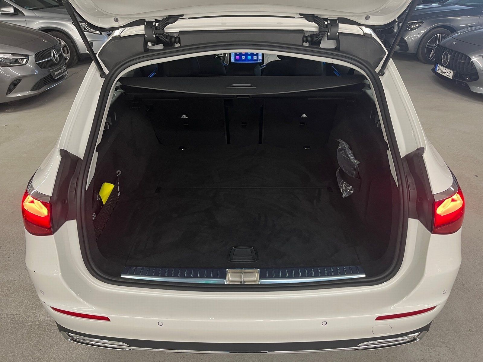 Fahrzeugabbildung Mercedes-Benz E 220 T d Avantgarde*AHK*Totwinkel*Kamera*LED*