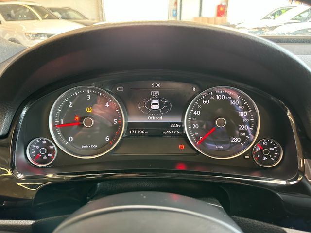 MYAUTOCENTER – Gebraucht- und Jahreswagen mit Werkstattservice in Pfaffenhofen Volkswagen Touareg V6 TDI BMT *R-Line*AHK*PANO*BI-XENON*