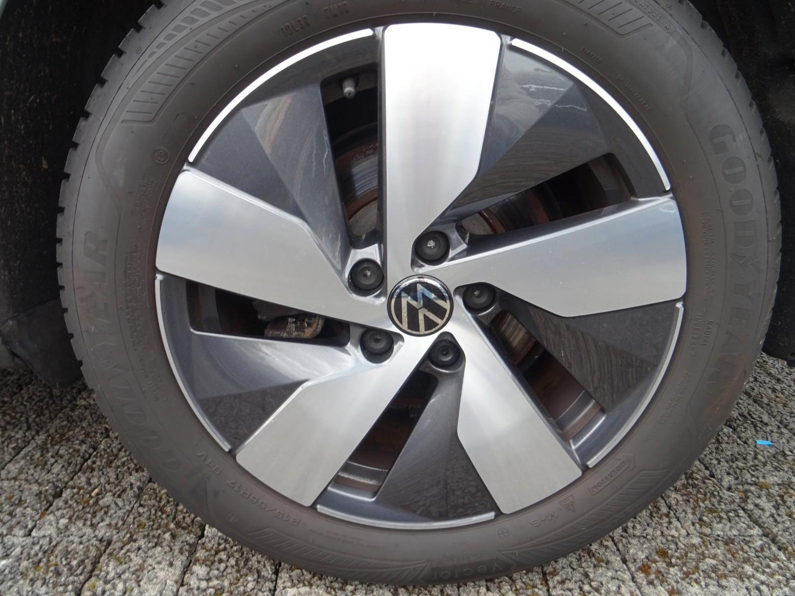 Volkswagen Passat Variant 1.5 eTSI 110 kW DSG LED PDC SHZ