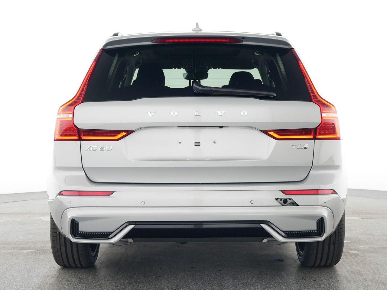 Volvo XC60 T6  Plus Dark Recharge Plug-In Hybrid AWD