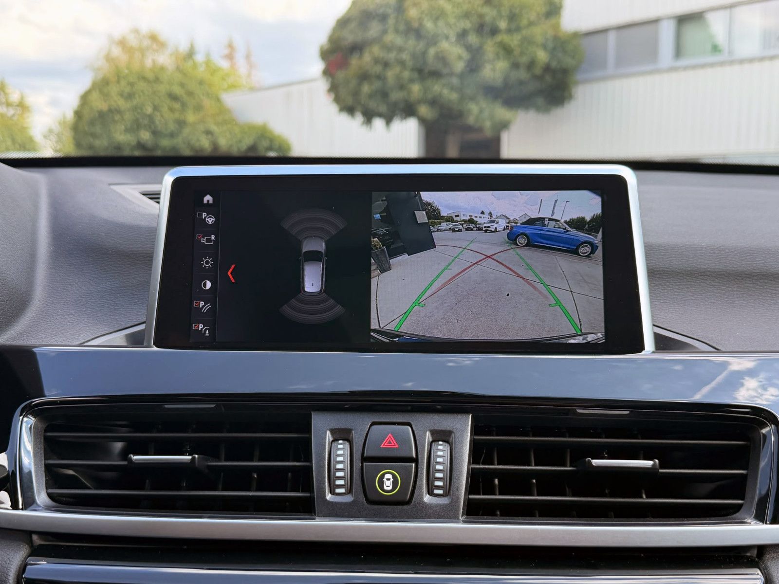 Fahrzeugabbildung BMW X1 xDrive25e Advantage ACC KAM PANO LED SHZ NAV