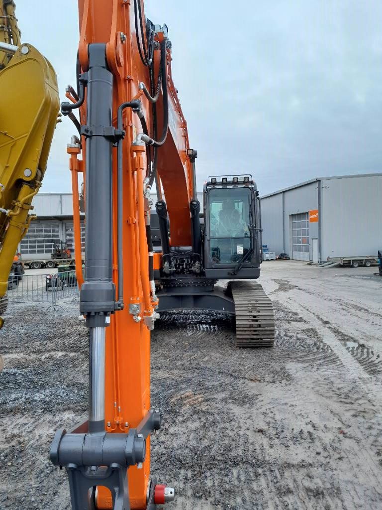 Fahrzeugabbildung Andere Develon DX 225 LC-7