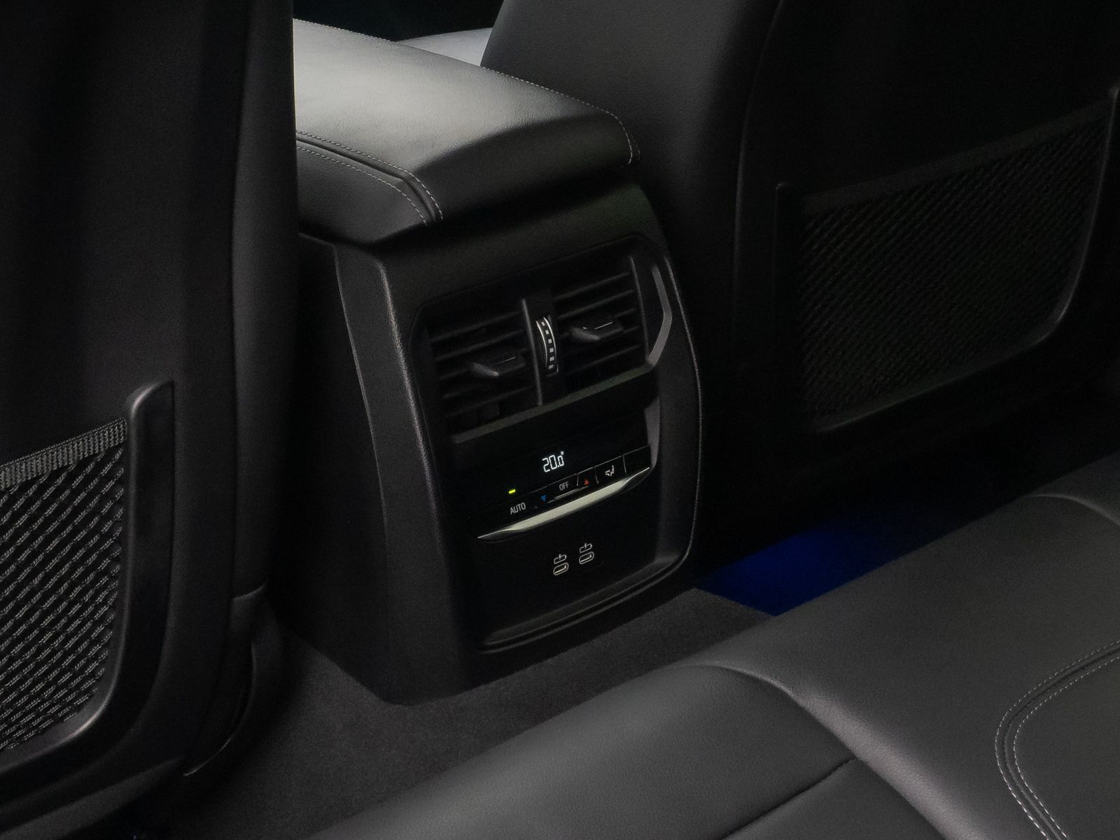 Fahrzeugabbildung BMW 330i xD Luxury Line HUD DAB Komfort 360&deg; Leder