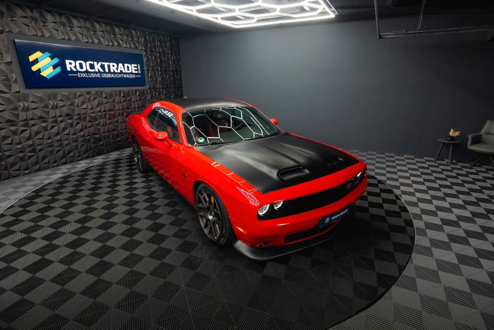 Fahrzeugabbildung Dodge Challenger 6.4 V8 SRT 392 R/T SCATPACK RED DEVIL
