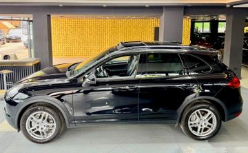 Porsche Cayenne - 2