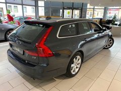 Fahrzeugabbildung Volvo V90 D3 Momentum NAVI/LED/LEDER/SHZ/CAM/PDC