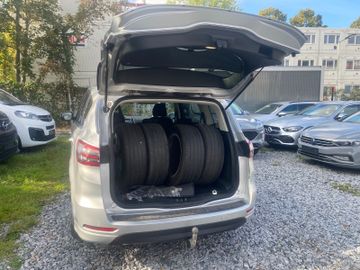 Ford S-Max - 8