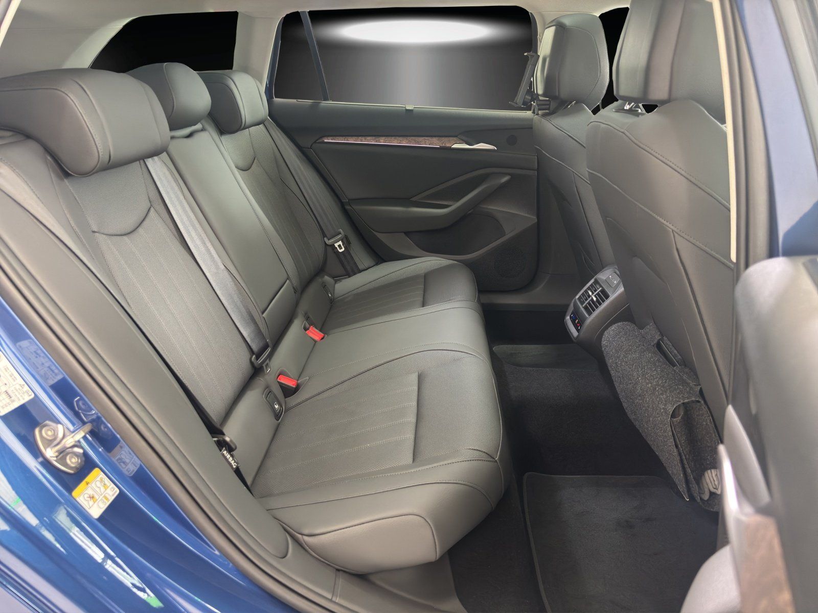 Fahrzeugabbildung SKODA Superb Combi L&K 2,0 TDI 142 kW DSG 4x4