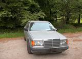 Mercedes-Benz CE 300 W 124 H-Kennzeichen  - silberne Mercedes-Benz CE 300