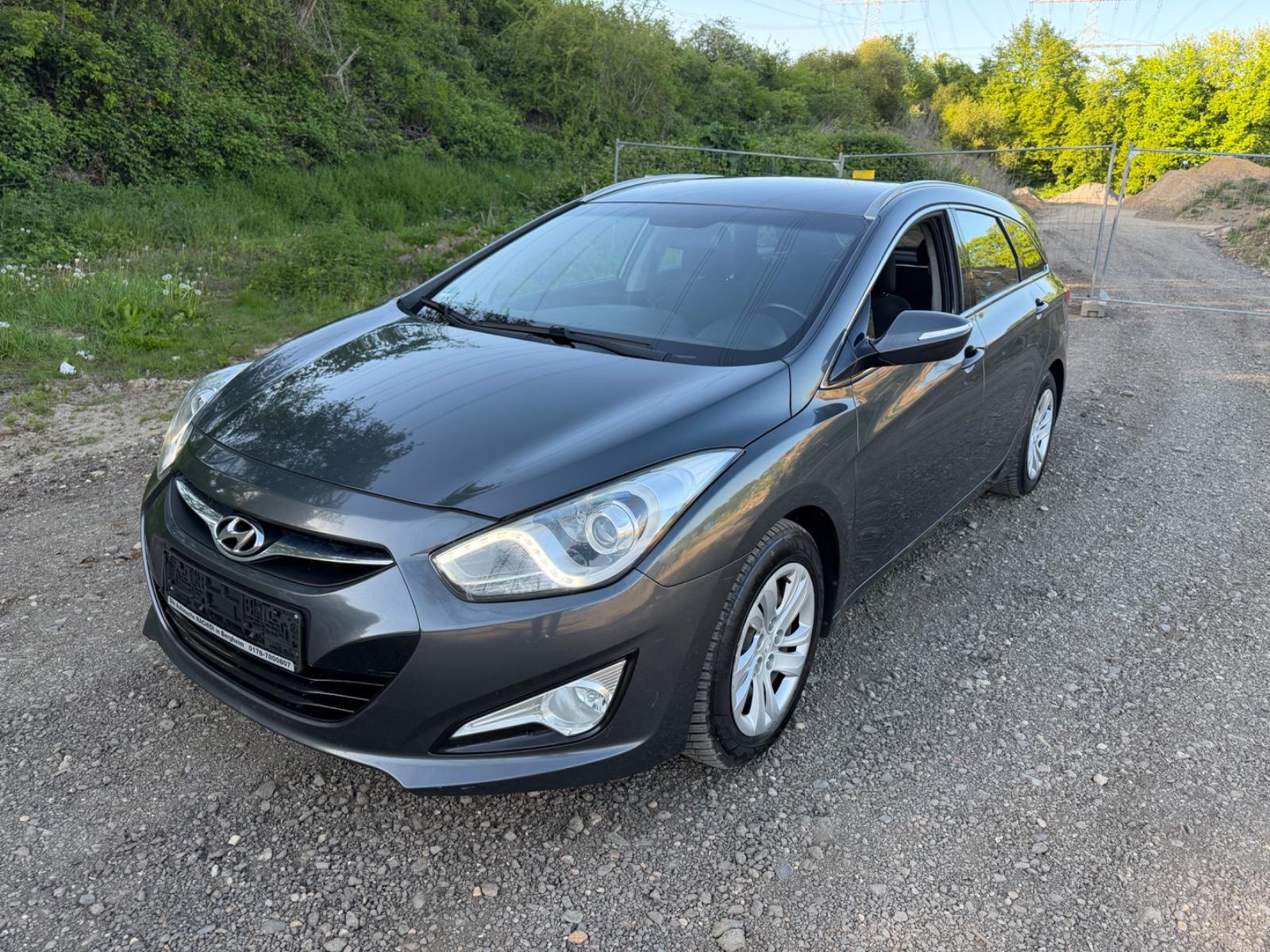 Hyundai i40 2013 — interior