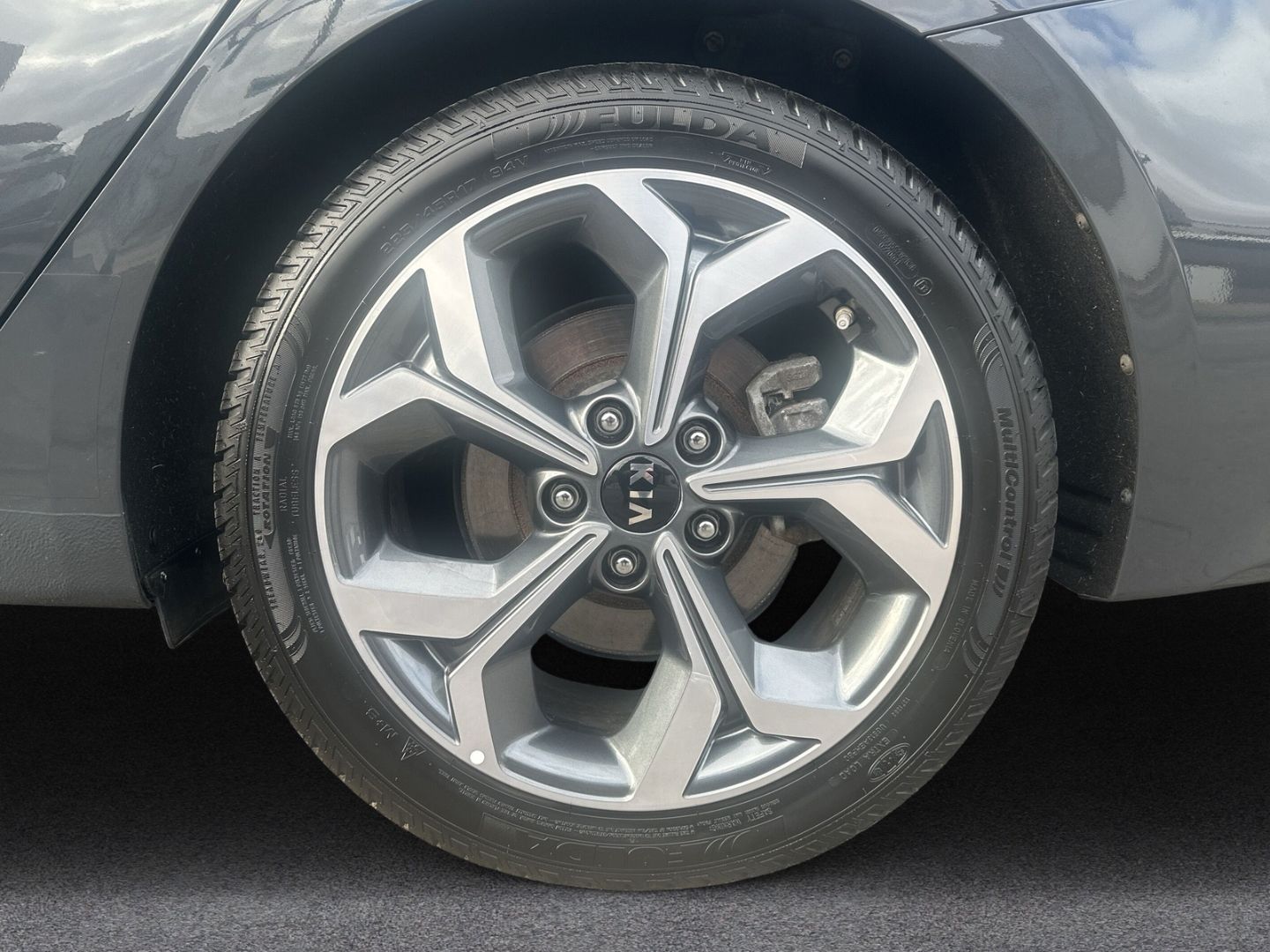 Fahrzeugabbildung Kia Ceed_sw Spirit 1.4 T-GDI TECH +Navi+Leder+Memory
