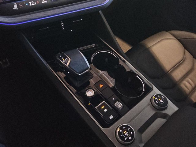 Touareg R 3.0TSI AHK Luft Pano Matrrix