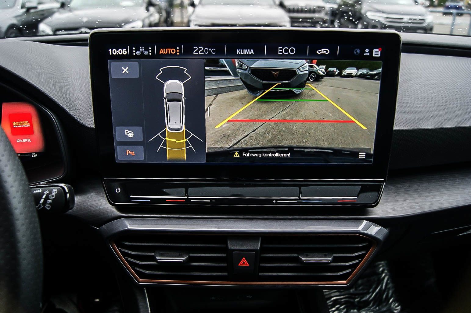 Fahrzeugabbildung CUPRA Leon Sportstourer e-Hybrid PANORAMA CARPLAY ACC