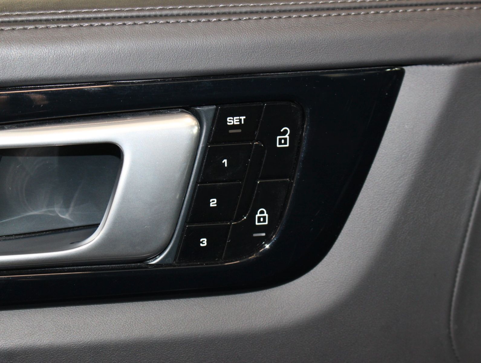 Fahrzeugabbildung Porsche Cayenne GTS*Soft Close*Hud*PNRM