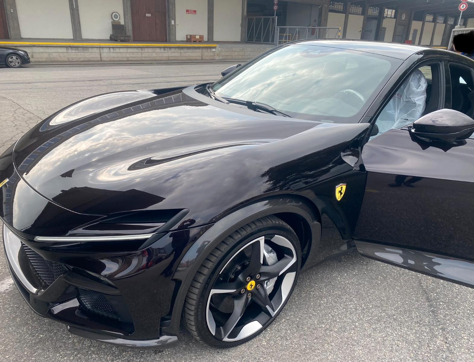 Ferrari Purosangue 2026 COC BLACK BLACK FULL CARBON LIFT