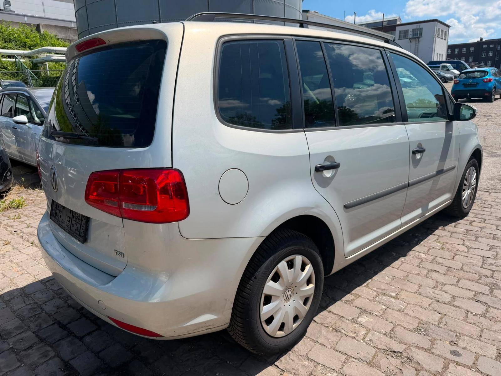 Volkswagen Touran 2012 — photo 6