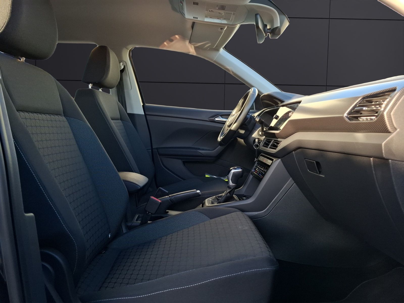 Fahrzeugabbildung Volkswagen T-Cross TSI Life DSG Navi AID RFK SH LM