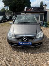 Mercedes-Benz A 160 BlueEFFICIENCY, Einparkhilfe, StartStop - Mercedes-Benz A 160 in Essen