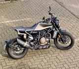 Husqvarna Svartpilen 701 Style - HUSQVARNA SVARTPILEN 701