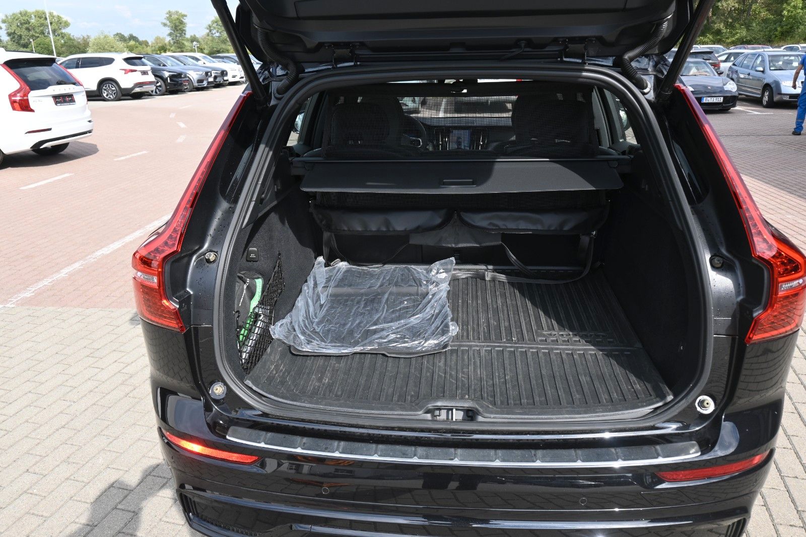 Fahrzeugabbildung Volvo XC60 T8 Ultimate Black Edit.*360°*AHK*HUD*PANO*