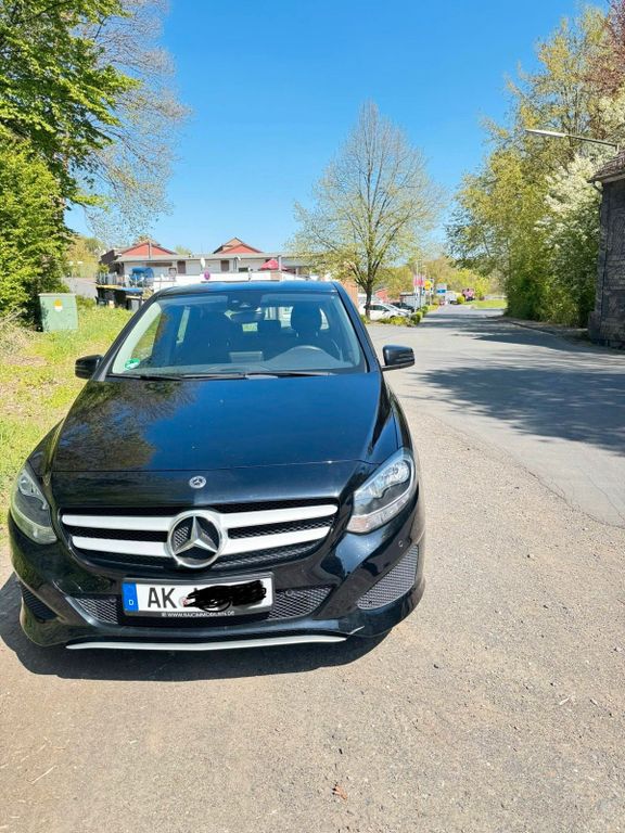 Image of Mercedes-Benz E 220