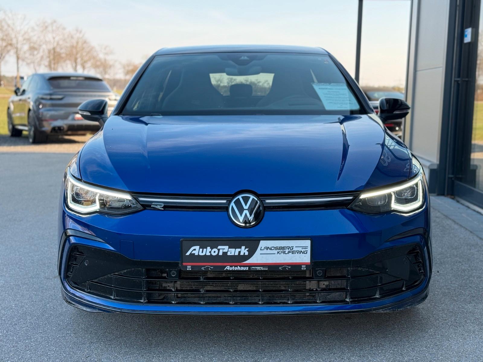 Volkswagen Golf VIII R-Line 2.0TSI DSG PANO Black-Line NAVI
